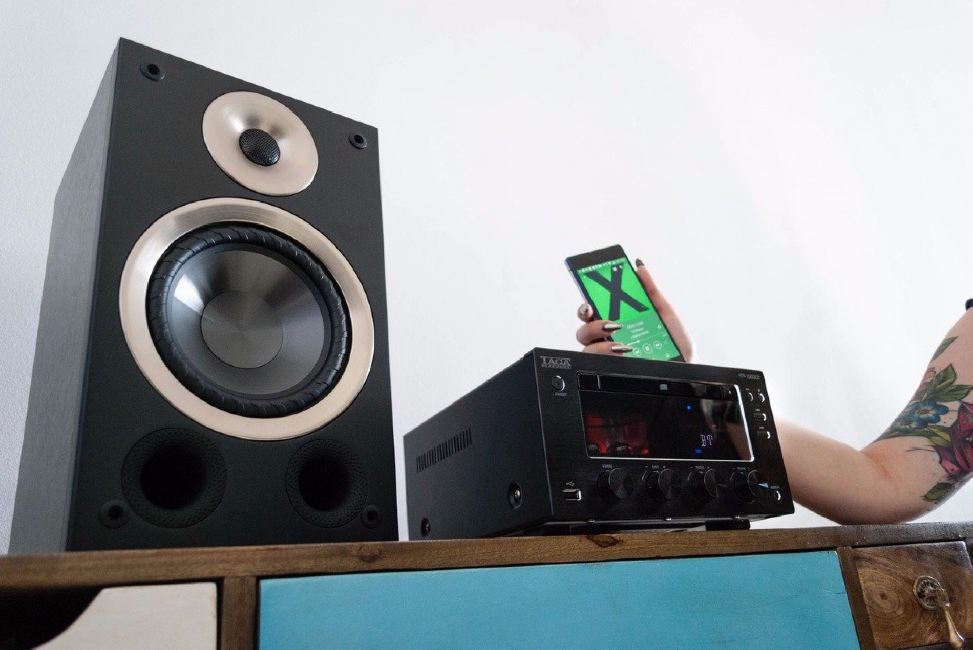 Taga Stereo System Röhrenverstärker DAB+ HTR1000CD